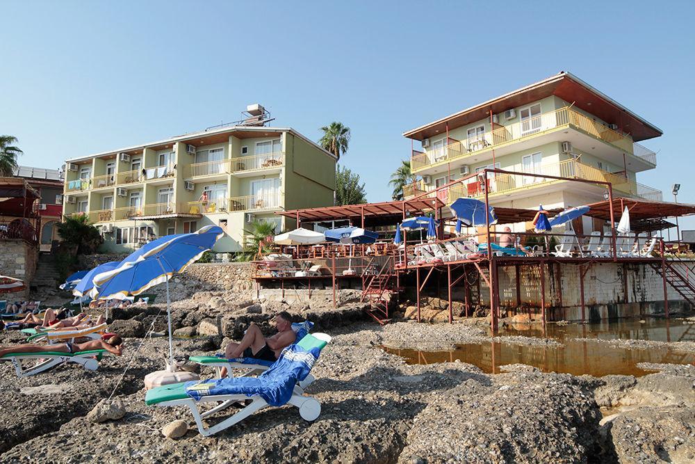 Yali Hotel Side Exterior foto