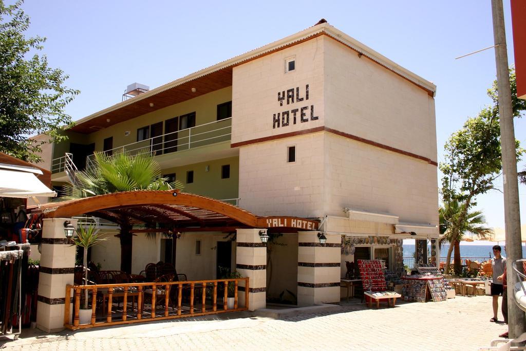 Yali Hotel Side Exterior foto